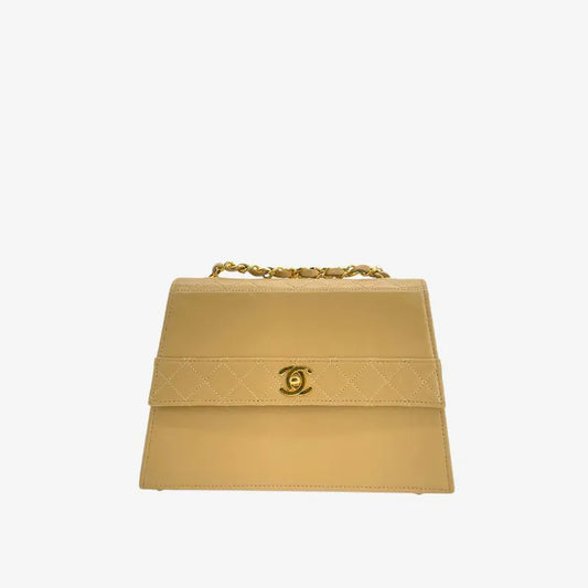 c511-chanel-vintage-beige-lambskin-trapezoid-flap-bag