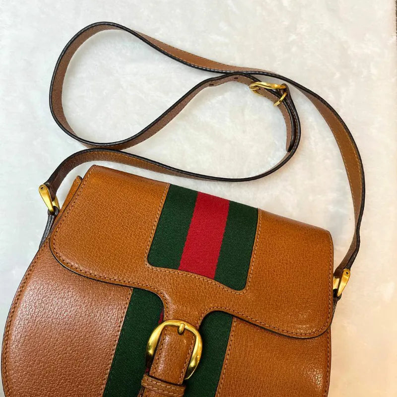 rb126-gucci-vintage-brown-leather-sherry-line-buckle-round-shoulder-bag