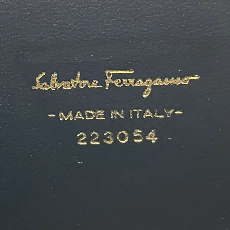 jx698-salvatore-ferragamo-vintage-black-vara-ribbon-shoulder-bag