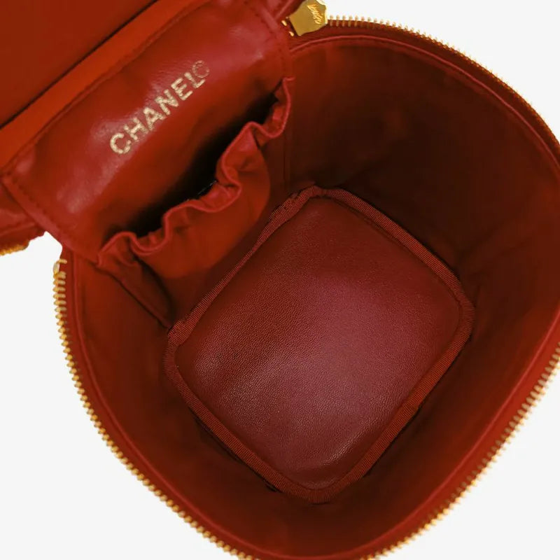 ra690-chanel-vintage-red-caviar-leather-cosmetic-bag