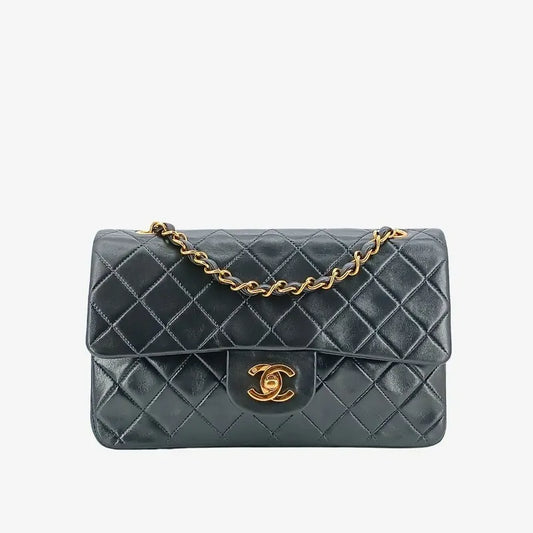 jt008-chanel-vintage-black-lambskin-23cm-classic-flap-bag