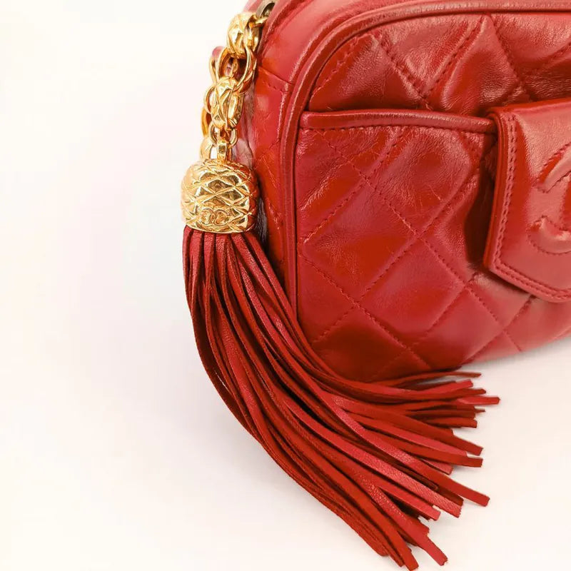 c492-chanel-vintage-red-lambskin-tassel-camera-bag