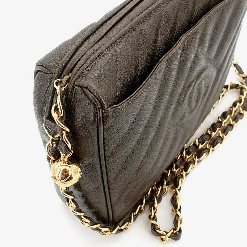 jr920-chanel-vintage-dark-green-caviar-leather-embossed-logo-camera-bag