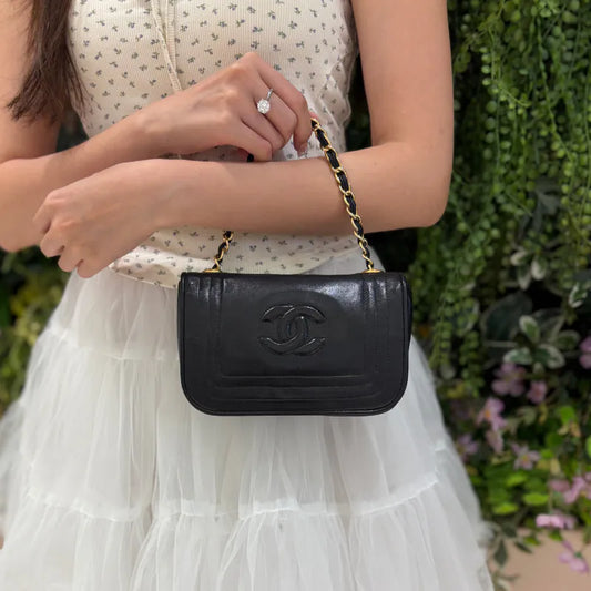 C660 - CHANEL Vintage Black Lambskin Full Flap Bag