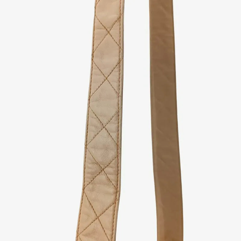 ra862-chanel-vintage-beige-lambskin-tassel-camera-bag