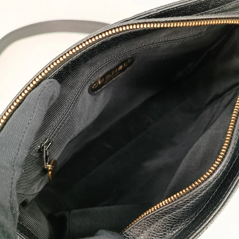 jt425-chanel-vintage-black-caviar-leather-6cc-embossed-logo-tote-bag