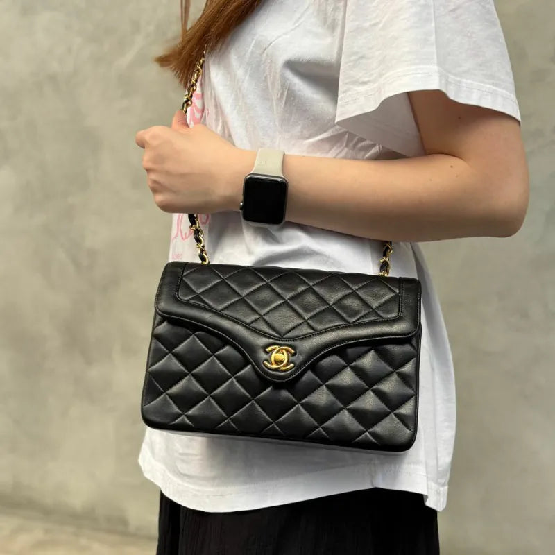 ra652-chanel-vintage-black-lambskin-quilted-flap-bag