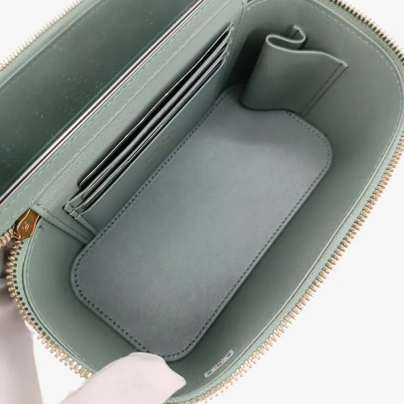 c493-chanel-metallic-light-green-lambskin-long-vanity-case