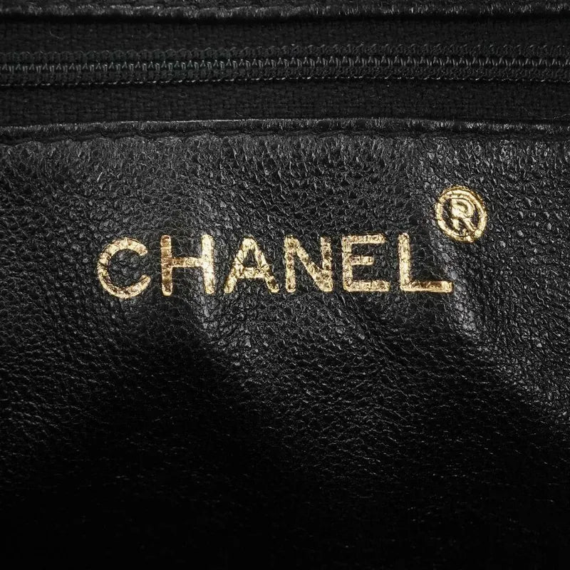 jr920-chanel-vintage-dark-green-caviar-leather-embossed-logo-camera-bag