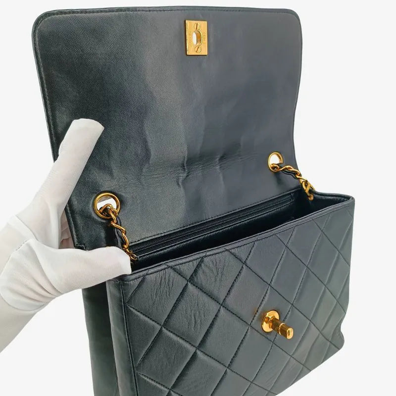 ra550-chanel-vintage-black-lambskin-quilted-flap-bag