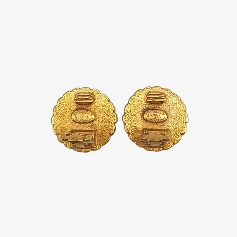 jt312-chanel-vintage-cc-round-gold-plated-clip-on-earrings