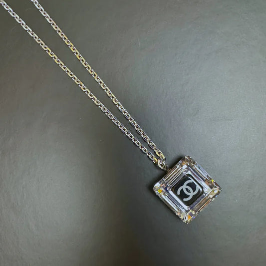 rc763-chanel-cc-square-charm-necklace