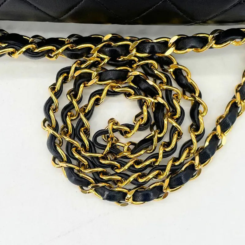 rc539-chanel-vintage-black-lambskin-25cm-classic-flap-bag