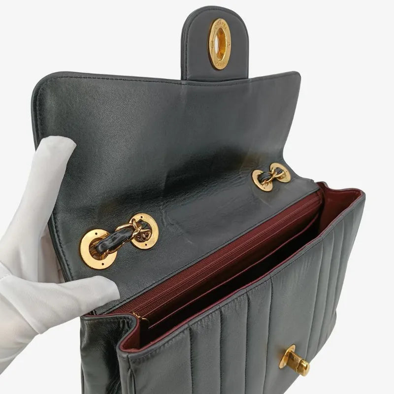 ra337-chanel-vintage-black-lambskin-vertical-jumbo-flap-bag