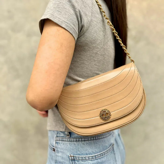 ra470-chanel-vintage-beige-lambskin-half-moon-flap-bag