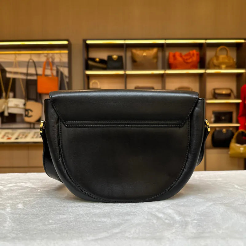 re131-gucci-vintage-calf-leather-crossboby-bag