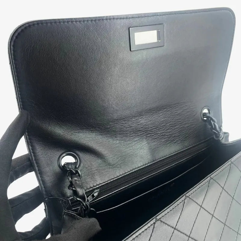 jw451-chanel-vintage-lambskin-classic-flap-shoulder-bag-black-hardware-255