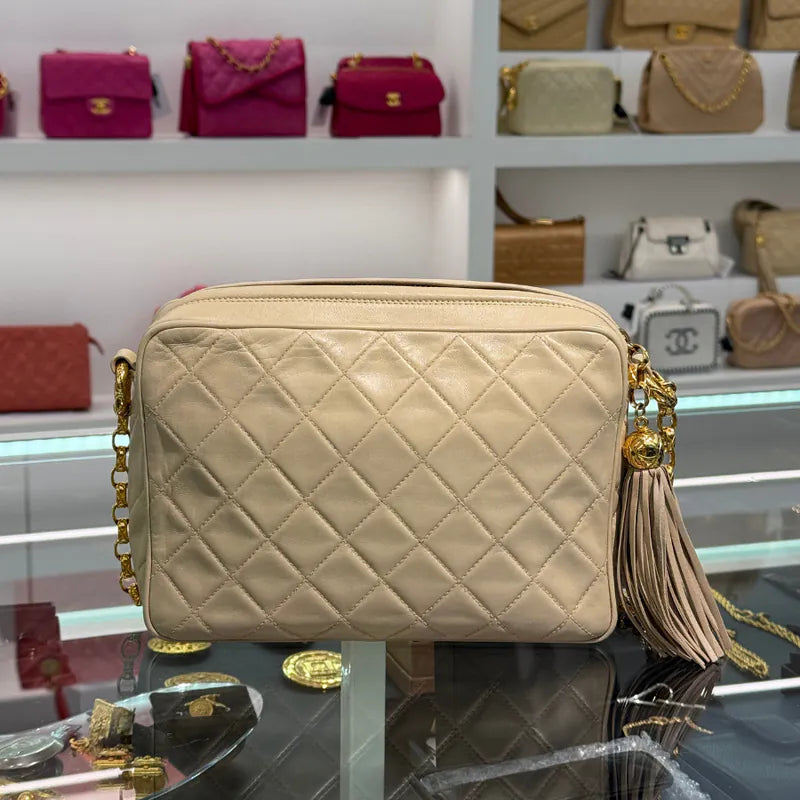 jw884-chanel-vintage-beige-lambskin-gold-chain-camera-bag