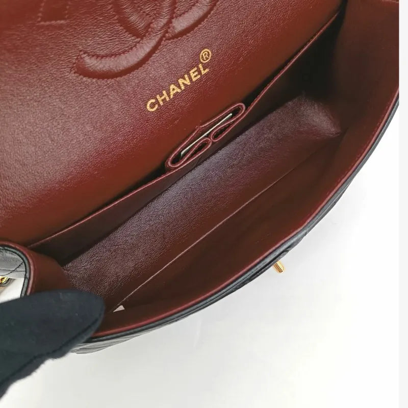 ra205-chanel-vintage-black-lambskin-25cm-classic-flap-bag