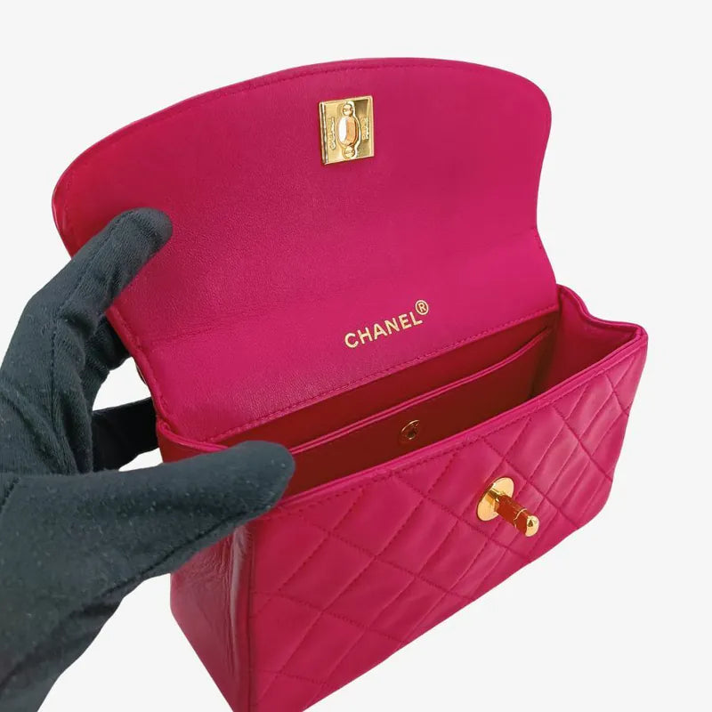 ra627-chanel-vintage-pink-lambskin-gold-chain-flap-bag