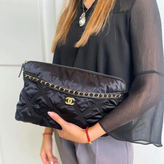 ra975-chanel-black-nylon-pouch-with-foldable-tote-bag