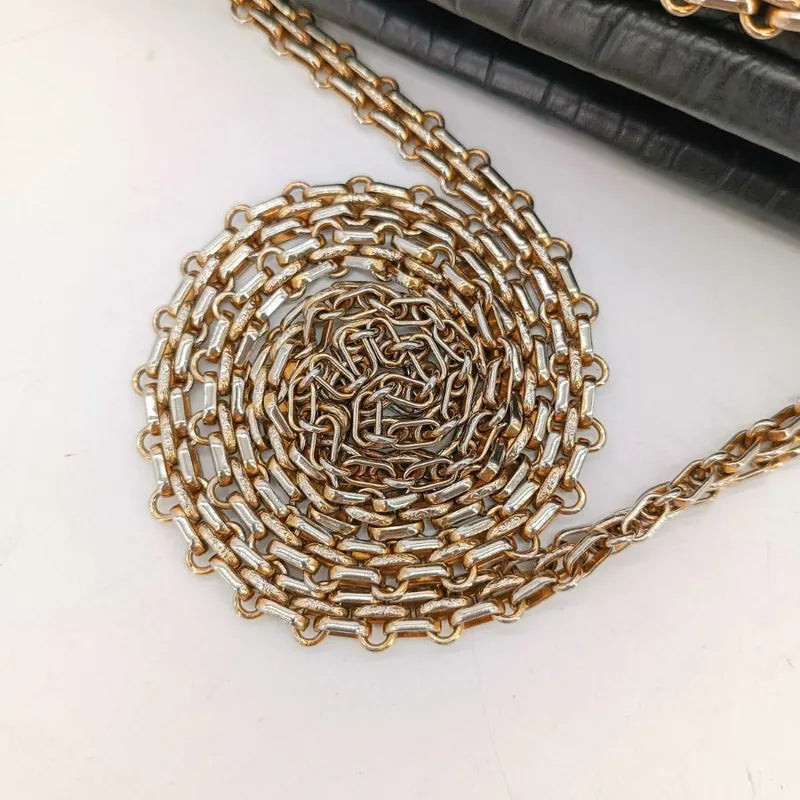 c477-chanel-vintage-black-calfskin-255-chain-camera-bag