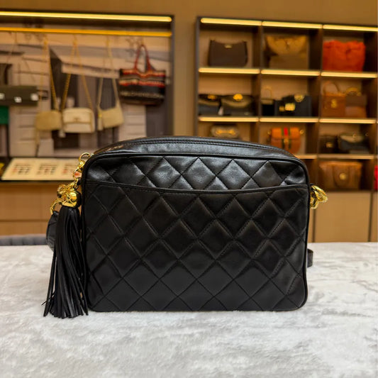 jx352-chanel-vintage-black-lambskin-quilted-camera-bag