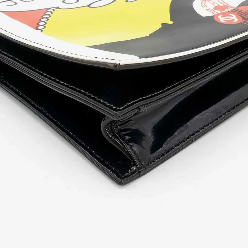 c241-chanel-black-patent-leather-handbag