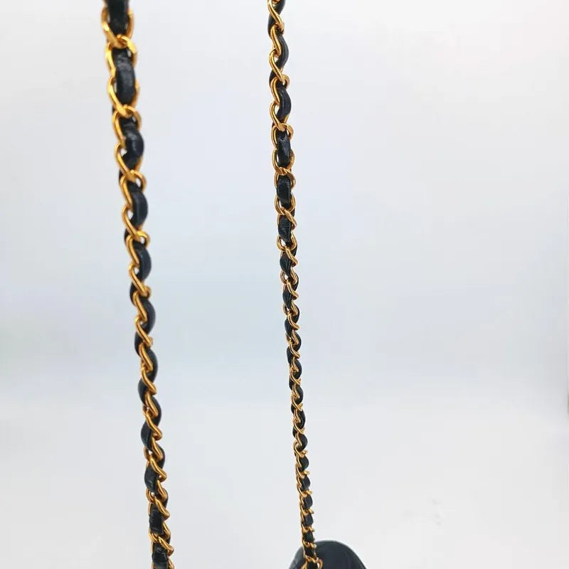 jr619-chanel-vintage-black-lambskin-quilted-flap-bag