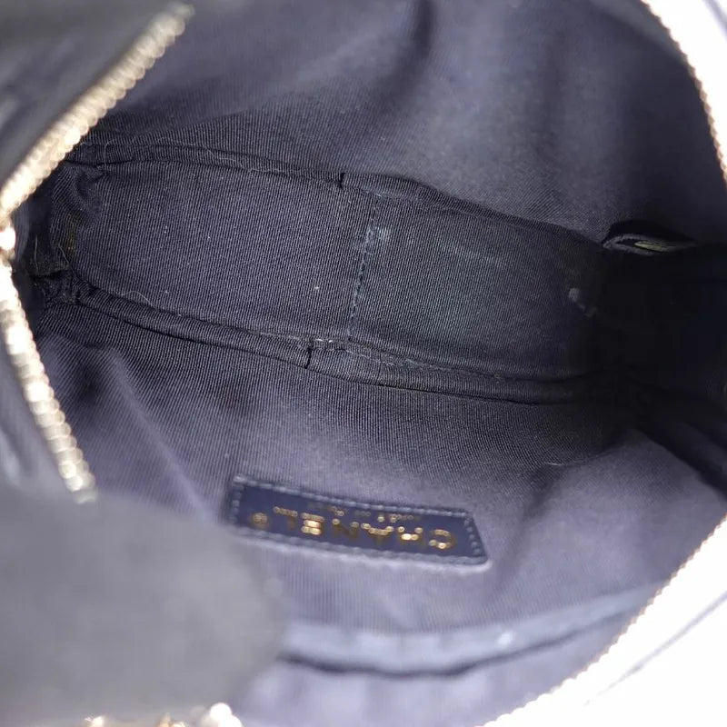 c325-chanel-navy-caviar-leather-camera-bag