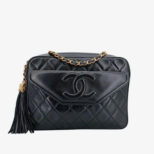 js916-chanel-vintage-black-lambskin-tassel-camera-bag