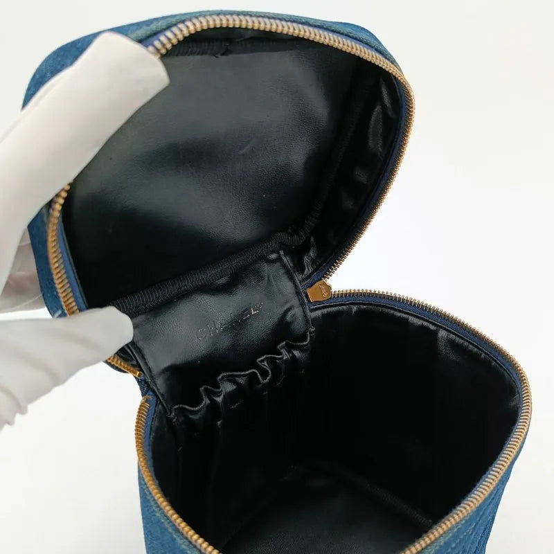 ra980-chanel-vintage-blue-denim-cosmetic-bag