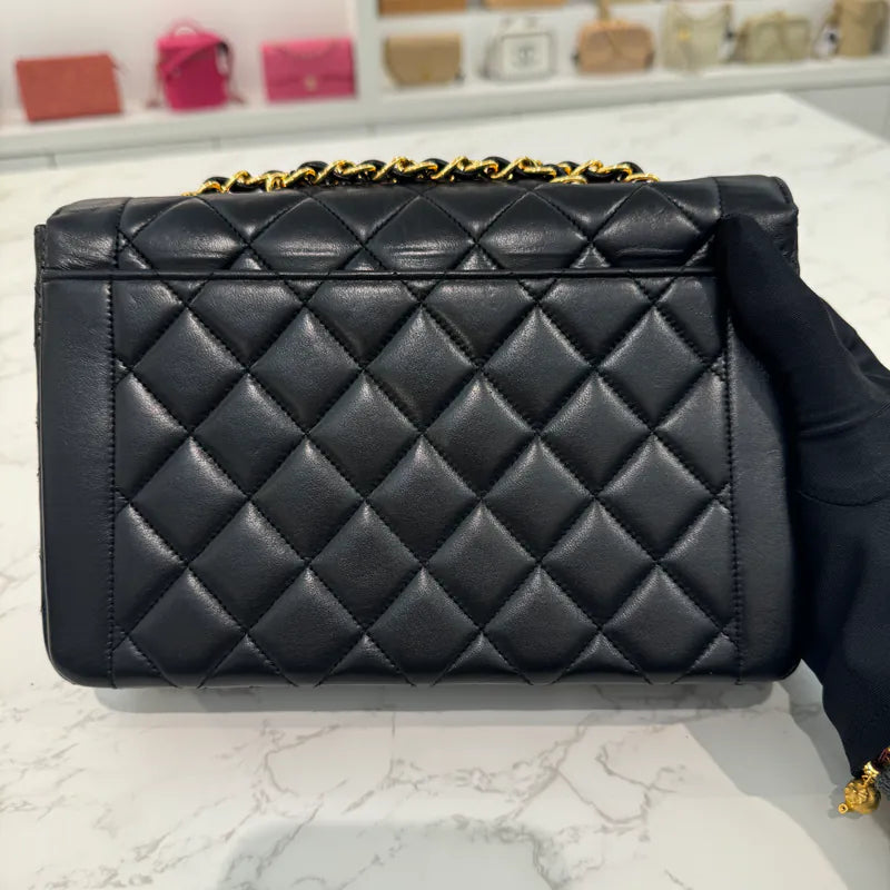 rc398-chanel-vintage-black-lambskin-flap-bag
