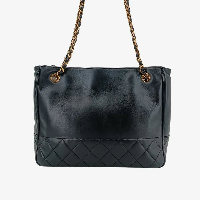 rb922-chanel-vintage-black-lambskin-quilted-tote-bag