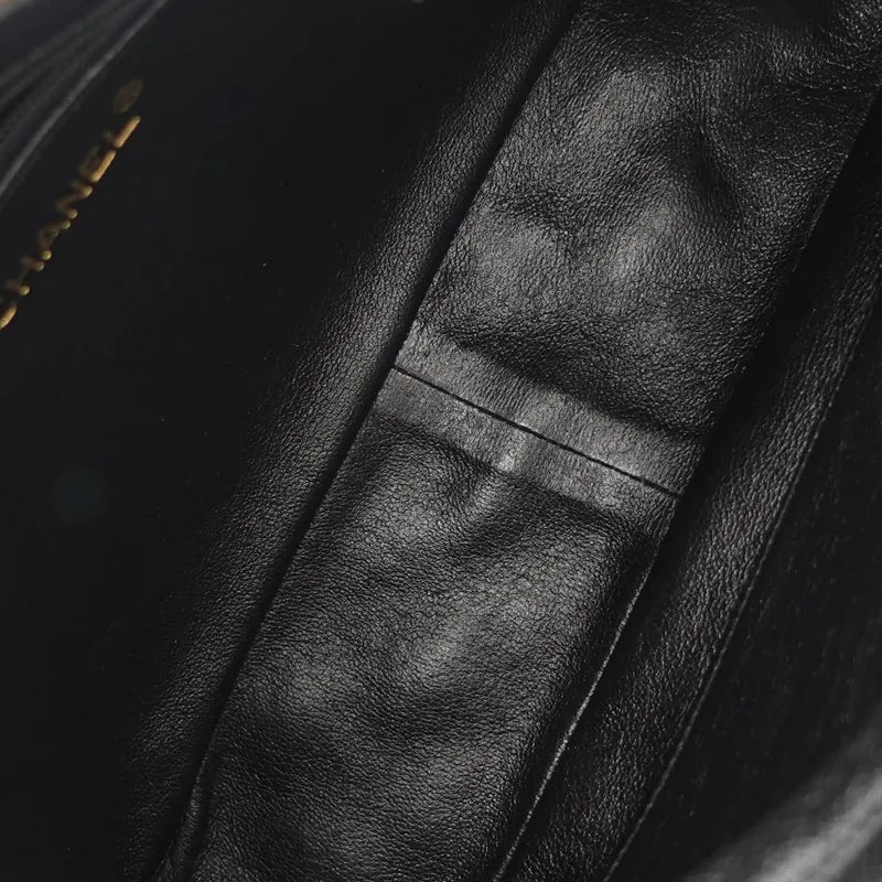 jq615-chanel-vintage-black-caviar-quilted-camera-bag