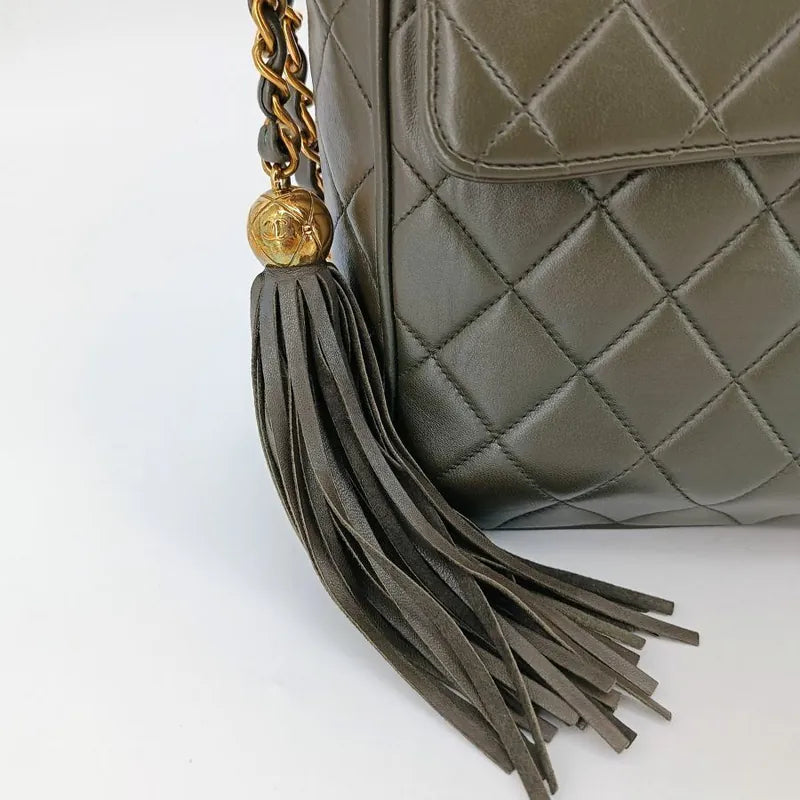 ra204-chanel-vintage-dark-green-lambskin-quilted-camera-bag