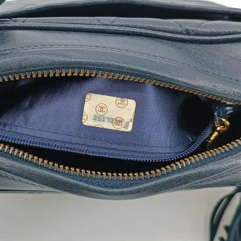 jah96-chanel-vintage-black-lambskin-quilted-camera-bag