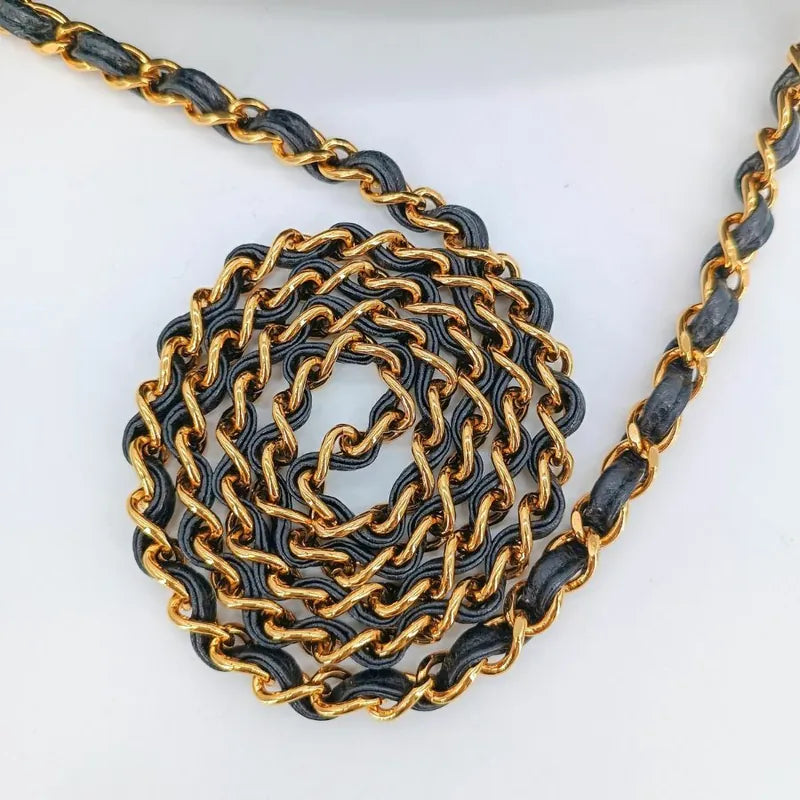 ra076-chanel-vintage-black-caviar-leather-quilted-camera-bag