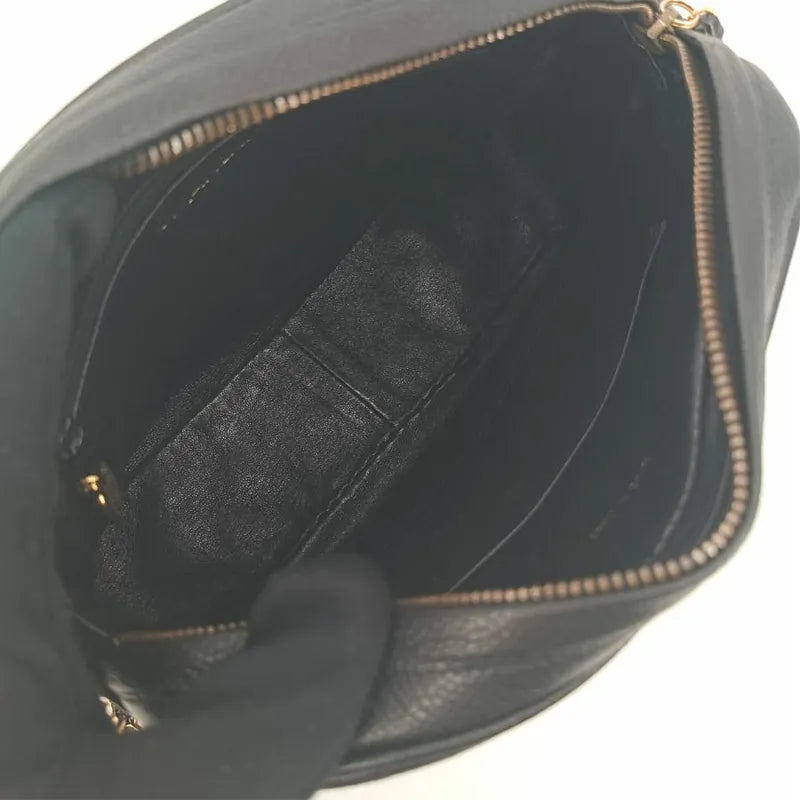 ra209-chanel-vintage-black-caviar-leather-quilted-camera-bag