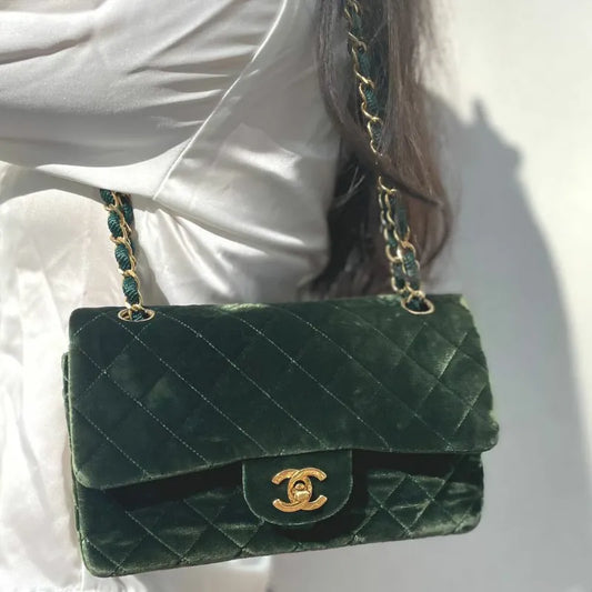 c375-chanel-vintage-green-velvet-23cm-classic-flap-bag