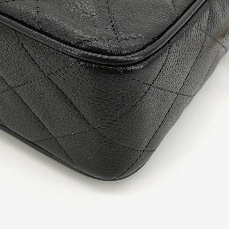 jq615-chanel-vintage-black-caviar-quilted-camera-bag