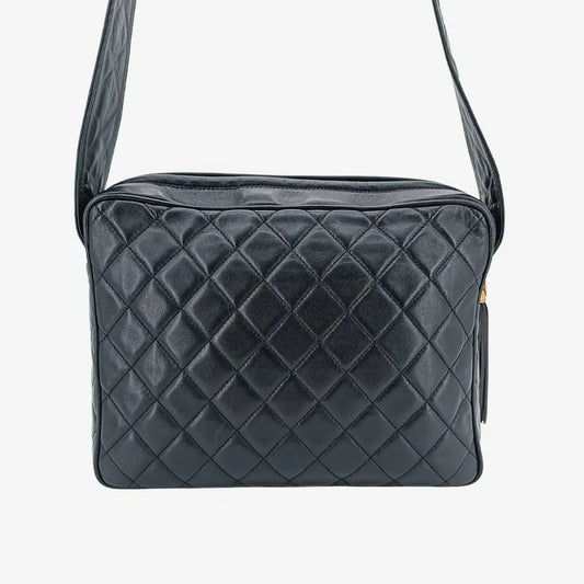 c481-chanel-vintage-black-lambskin-tessel-camera-bag