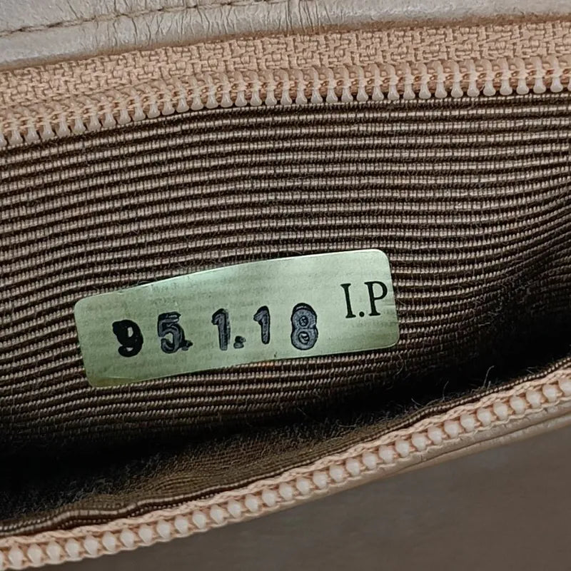 c427-chanel-vintage-beige-lambskin-22cm-diana-flap-bag