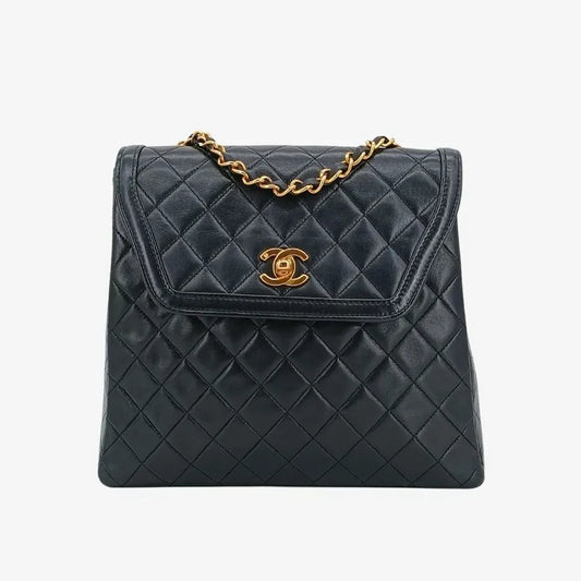 js402-chanel-vintage-black-lambskin-trapezoid-flap-bag
