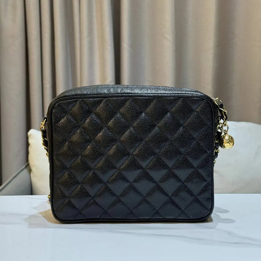 rc471-chanel-vintage-black-caviar-leather-quilted-camera-bag