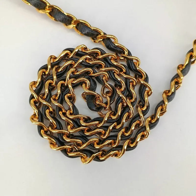 js698-chanel-vintage-black-lambskin-25cm-flap-bag