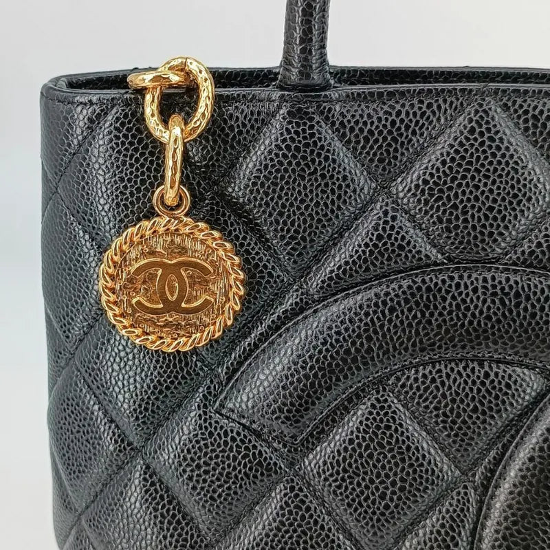 jt438-chanel-vintage-black-caviar-leather-1804-tote-bag