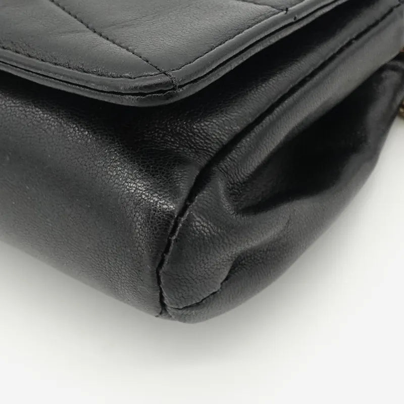 jah156-chanel-vintage-black-lambskin-flap-clutch-with-chain