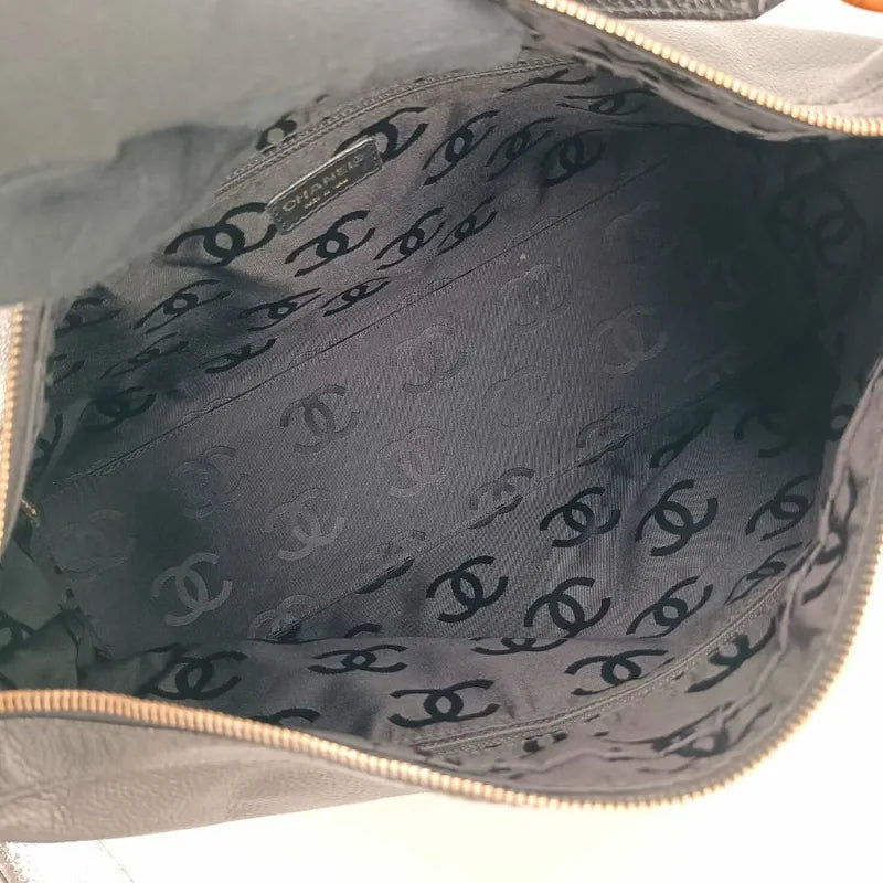 jt621-chanel-vintage-black-caviar-leather-wood-chain-handle-bag