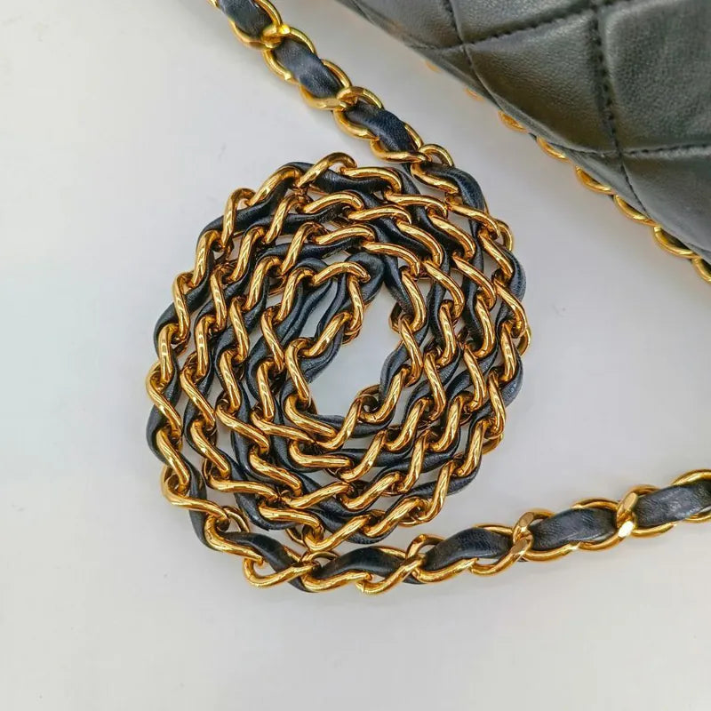 ra840-chanel-vintage-black-lambskin-25cm-classic-flap-bag